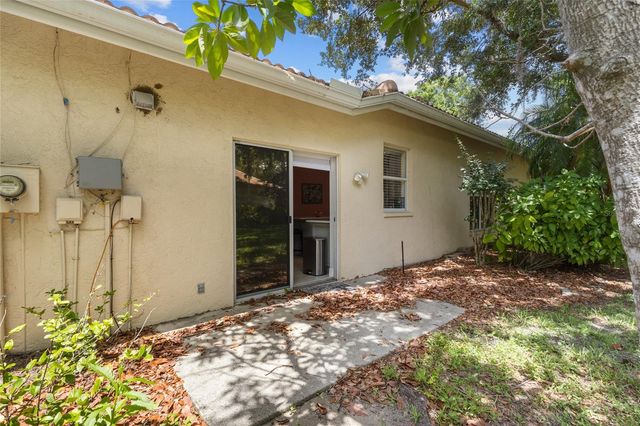 6662 OAKBROOKE CIRCLE, Bradenton, FL 34202