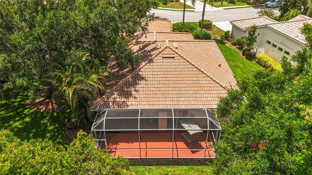 6662 OAKBROOKE CIRCLE, Bradenton, FL 34202