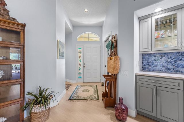 6662 OAKBROOKE CIRCLE, Bradenton, FL 34202