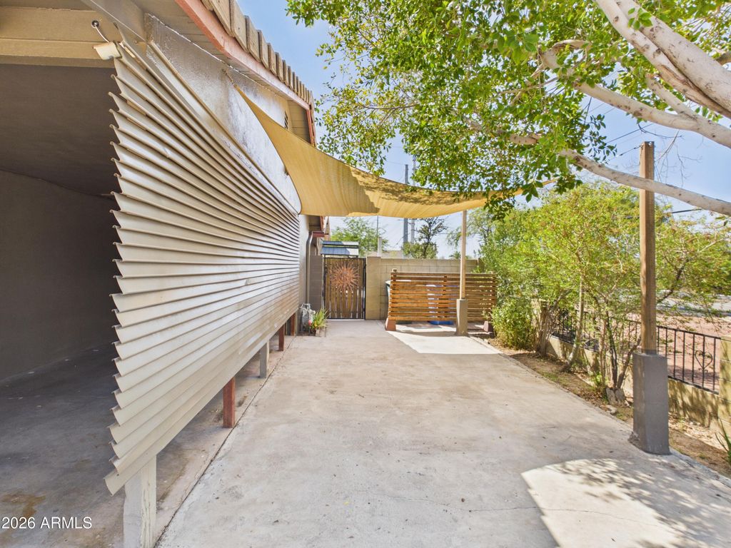 1201 E GRISWOLD Road, Phoenix, AZ 85020 — photo 4