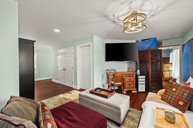 551 Tremont St, Taunton, MA 02780