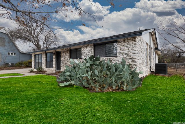 8318 Grey Knoll, San Antonio, TX 78230