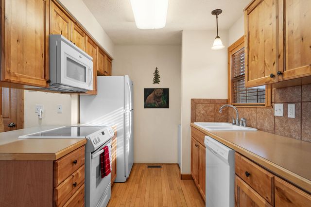 110 Bells Avenue 95b, Branson West, MO 65737