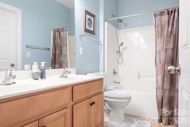 104 Kestrel Court, Mount Holly, NC 28120