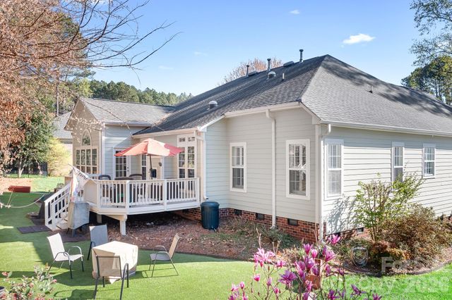 104 Kestrel Court, Mount Holly, NC 28120