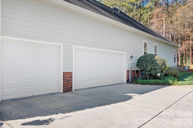 104 Kestrel Court, Mount Holly, NC 28120