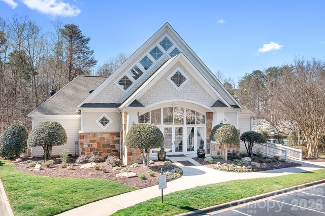 104 Kestrel Court, Mount Holly, NC 28120