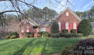 104 Kestrel Court, Mount Holly, NC 28120