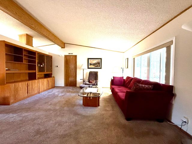 8907 Big Pine Way, Klamath Falls, OR 97601