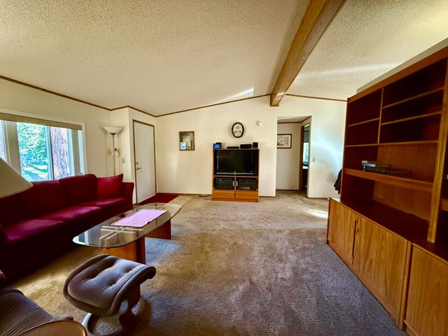 8907 Big Pine Way, Klamath Falls, OR 97601