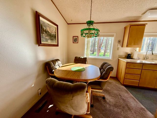 8907 Big Pine Way, Klamath Falls, OR 97601