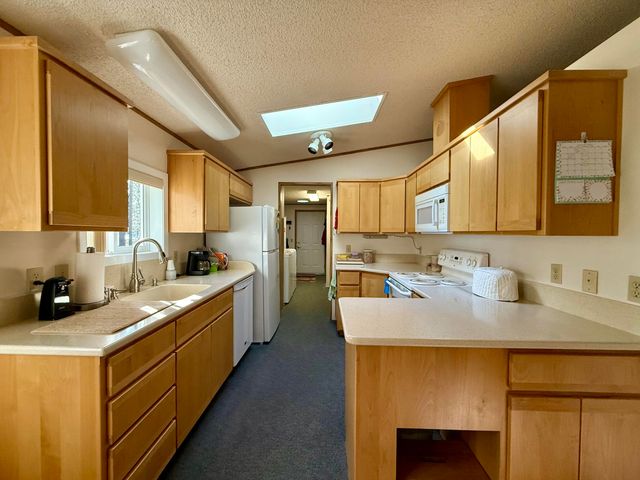 8907 Big Pine Way, Klamath Falls, OR 97601