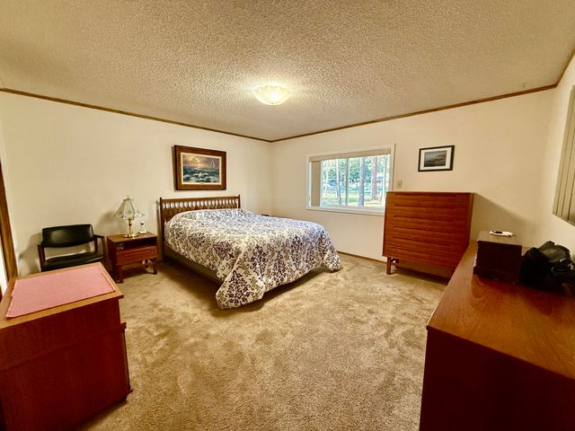 8907 Big Pine Way, Klamath Falls, OR 97601