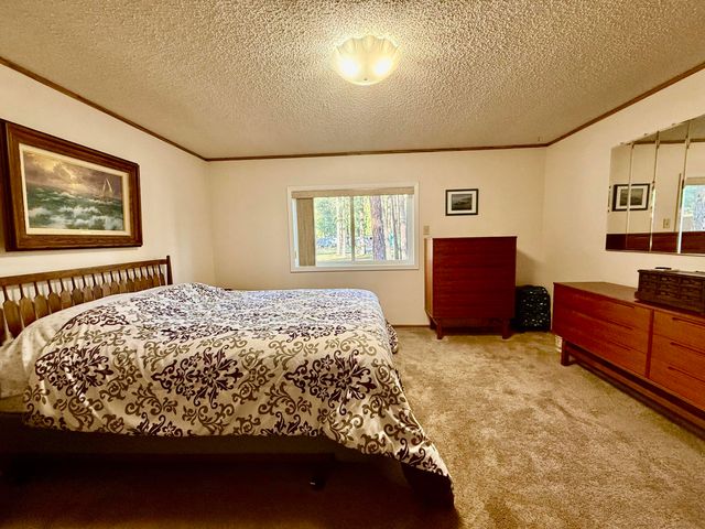 8907 Big Pine Way, Klamath Falls, OR 97601