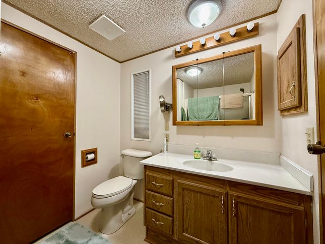 8907 Big Pine Way, Klamath Falls, OR 97601