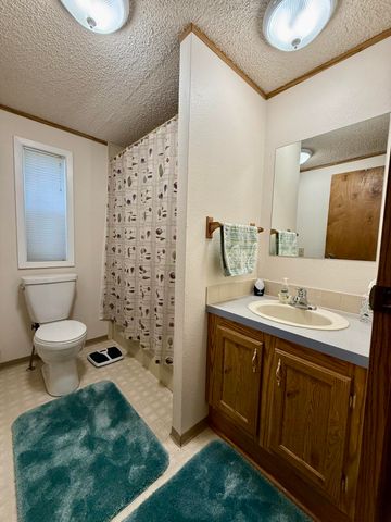 8907 Big Pine Way, Klamath Falls, OR 97601