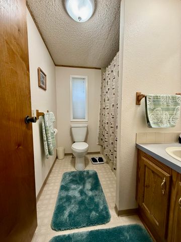 8907 Big Pine Way, Klamath Falls, OR 97601