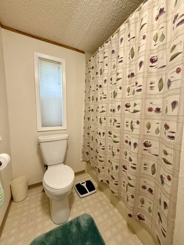 8907 Big Pine Way, Klamath Falls, OR 97601