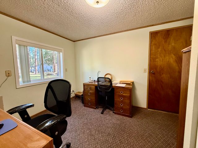 8907 Big Pine Way, Klamath Falls, OR 97601