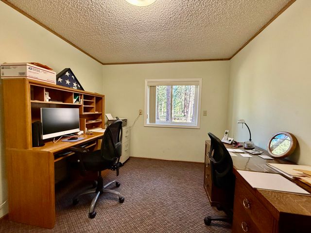 8907 Big Pine Way, Klamath Falls, OR 97601