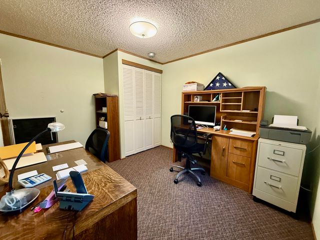 8907 Big Pine Way, Klamath Falls, OR 97601