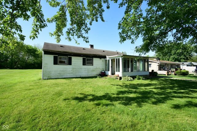 1083 E South Street, Greenfield, IN 46140