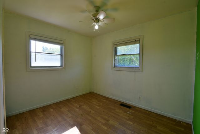 1083 E South Street, Greenfield, IN 46140