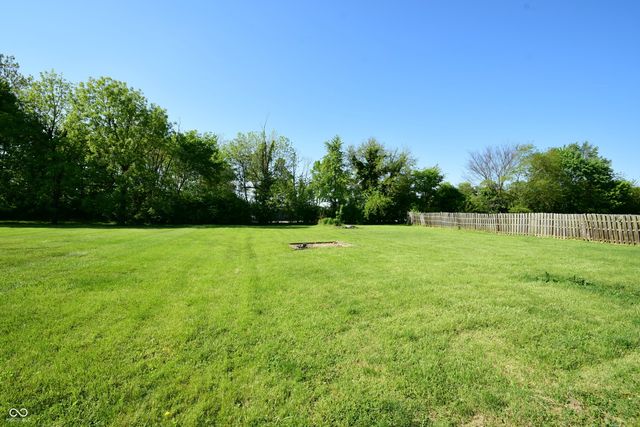 1083 E South Street, Greenfield, IN 46140