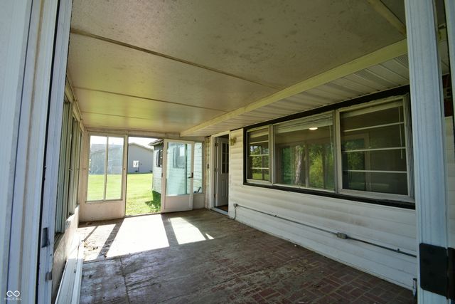 1083 E South Street, Greenfield, IN 46140