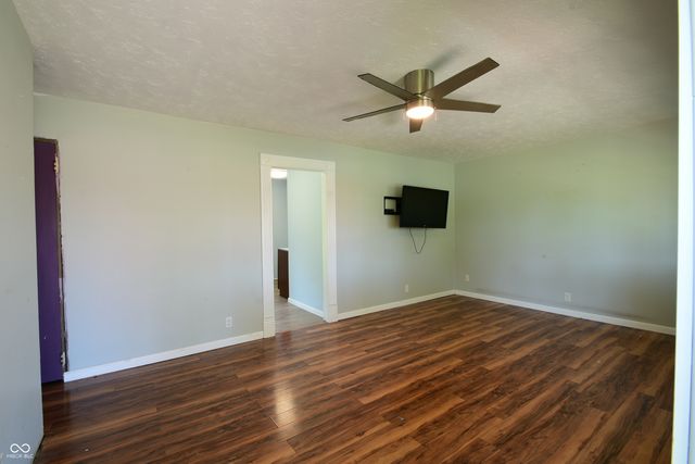 1083 E South Street, Greenfield, IN 46140