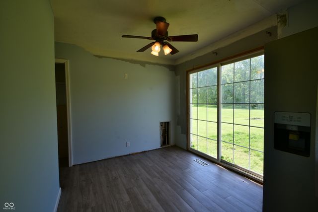 1083 E South Street, Greenfield, IN 46140