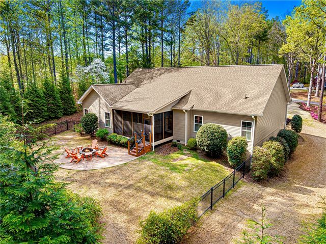 104 Springdale Court, Central, SC 29630