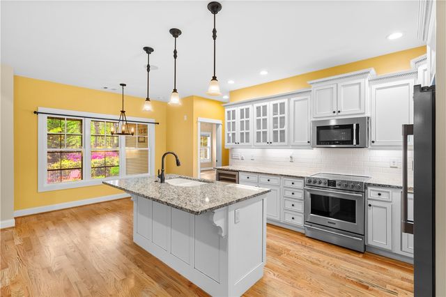 104 Springdale Court, Central, SC 29630
