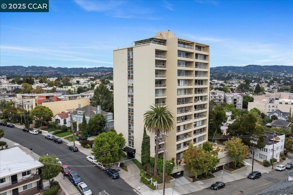 320 Lee St 202, Oakland, CA 94610