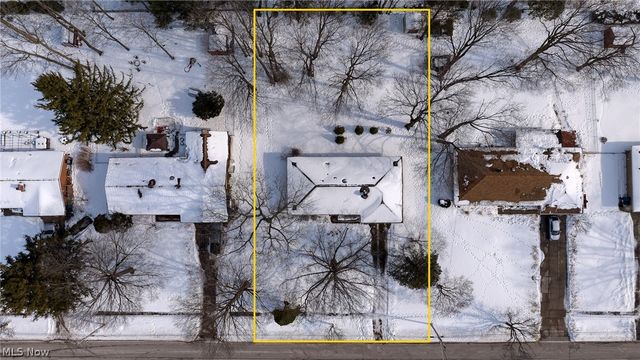 5229 Evergreen Drive, North Olmsted, OH 44070