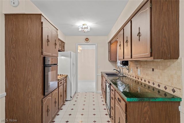 5229 Evergreen Drive, North Olmsted, OH 44070