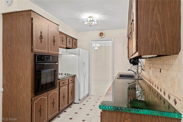 5229 Evergreen Drive, North Olmsted, OH 44070