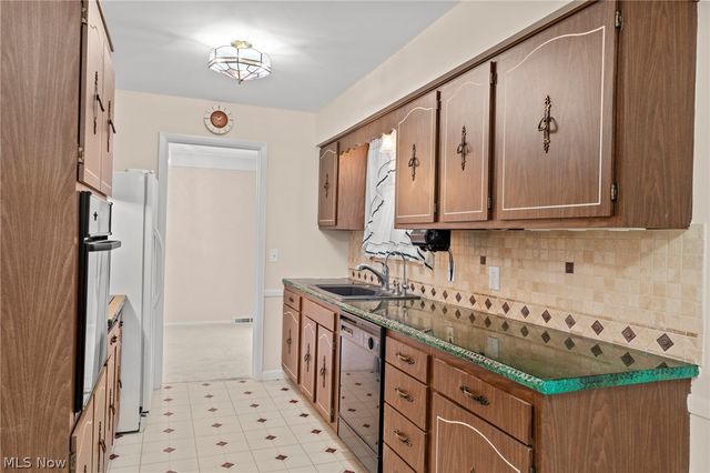 5229 Evergreen Drive, North Olmsted, OH 44070