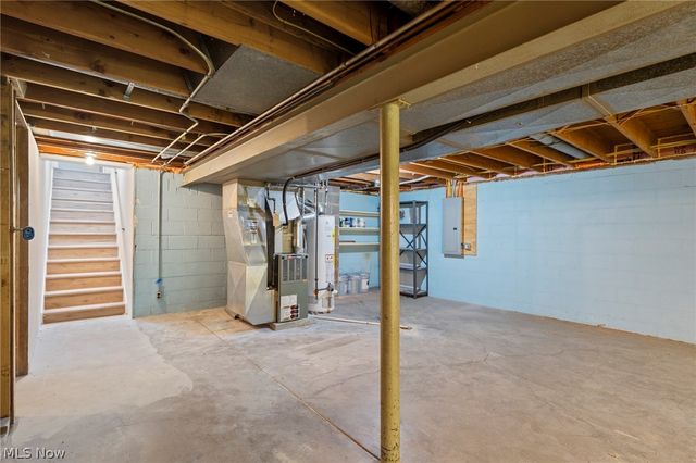 5229 Evergreen Drive, North Olmsted, OH 44070