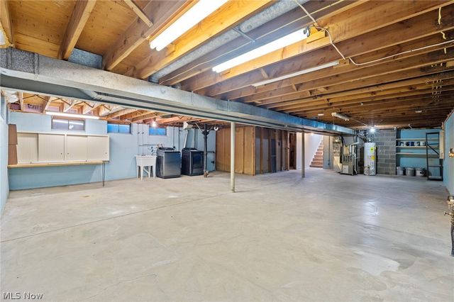 5229 Evergreen Drive, North Olmsted, OH 44070