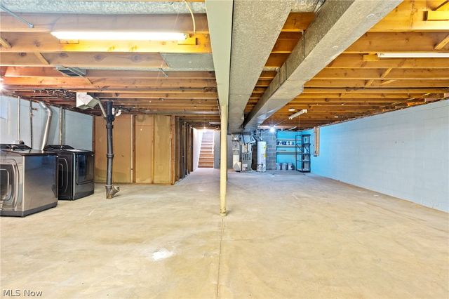 5229 Evergreen Drive, North Olmsted, OH 44070