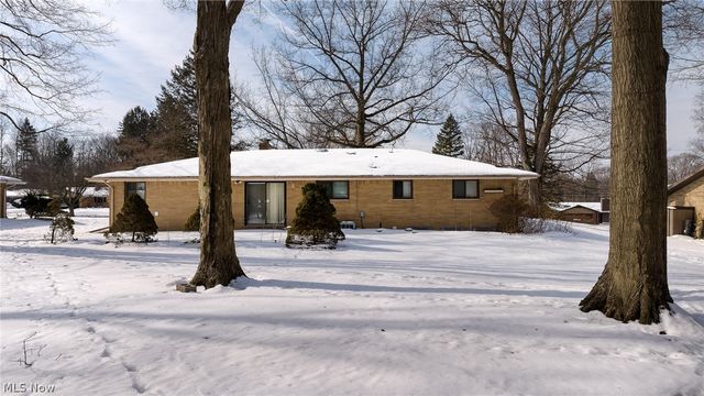 5229 Evergreen Drive, North Olmsted, OH 44070