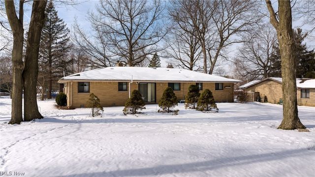 5229 Evergreen Drive, North Olmsted, OH 44070