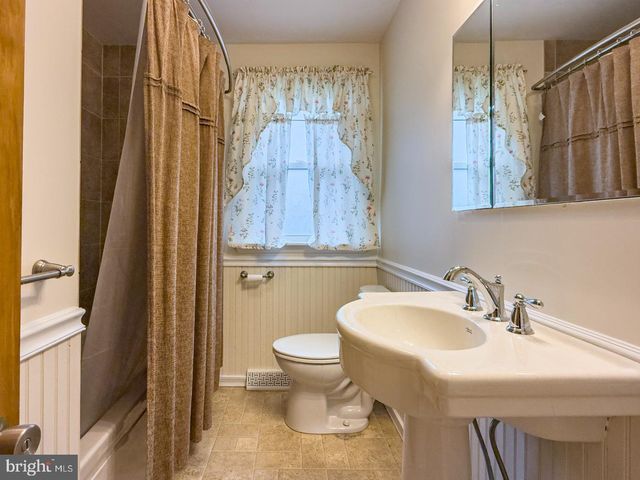 3050 ELM RD, Reading, PA 19605