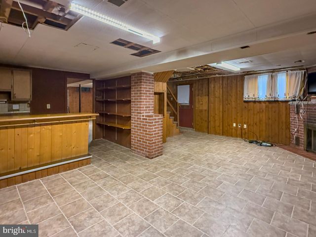 3050 ELM RD, Reading, PA 19605