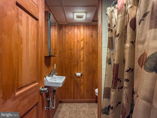 3050 ELM RD, Reading, PA 19605