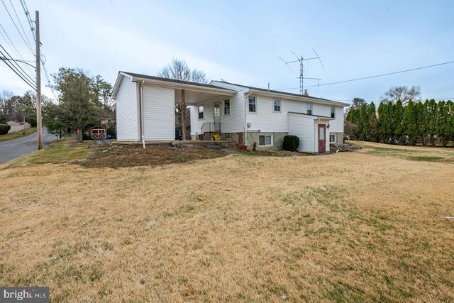 3050 ELM RD, Reading, PA 19605