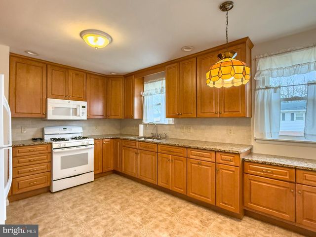 3050 ELM RD, Reading, PA 19605