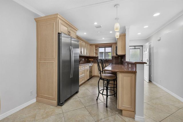 59 Plymouth G, West Palm Beach, FL 33417
