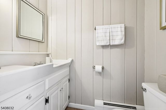 418 Pines Lake Dr, Wayne Twp., NJ 07470